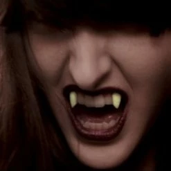 Scarecrow Deluxe Vampire Fangs - Glow In The Dark